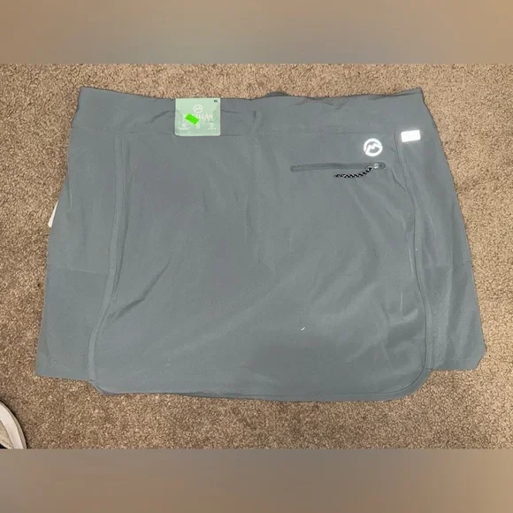 Women’s Fish Gead Cado Lake Skort in monument by Magellan - Picture 3 of 5